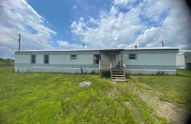 3 BR 2 Bath 1,280 sq ft singlewide mobile home on 0.88 acres in Lonoke, AR photos photos