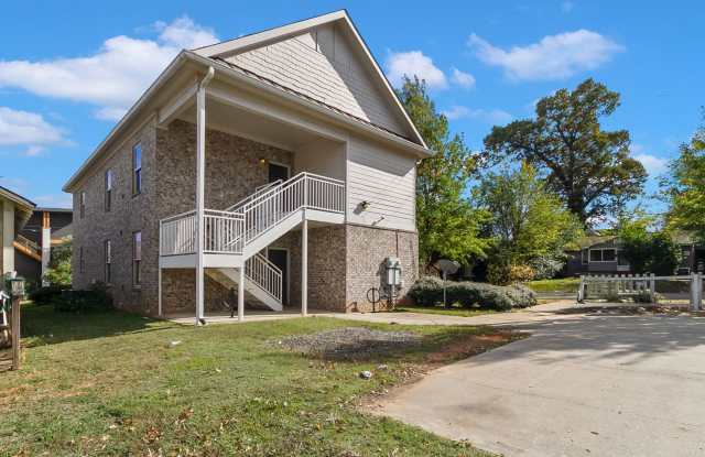 Spacious 3 Bedroom 3.5 Bath Available Fall 2026! Schedule your Tour and Apply today! Gallery 4
