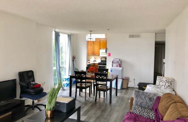 507 Glenrock Avenue Gallery 2