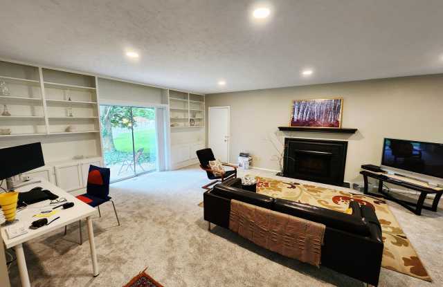 53120 Fox Ct Gallery 2