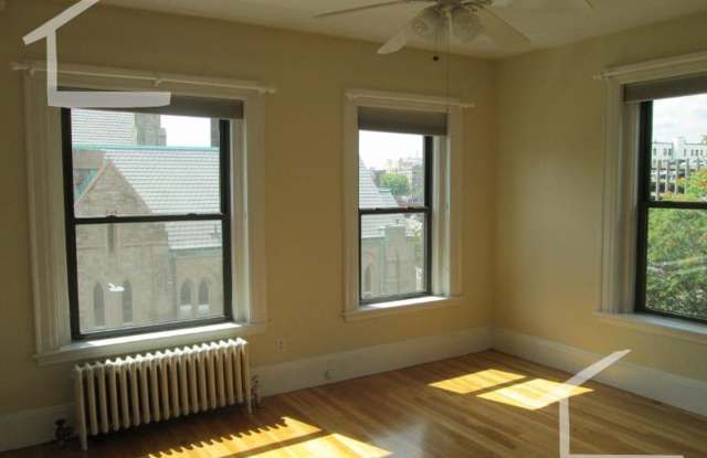 Nice studio in Fenway photos photos