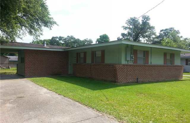 1601 Meadow Dr photos photos