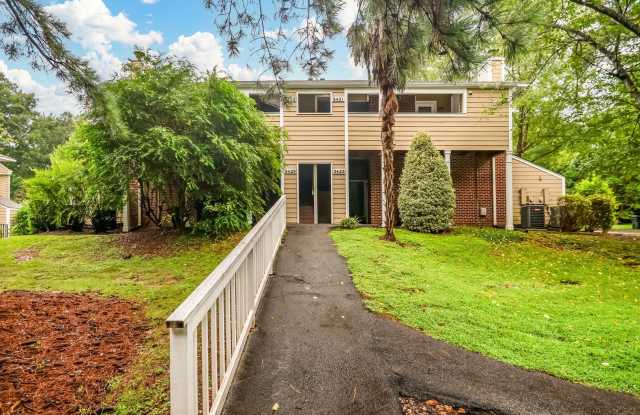 Recently renovated condo near Crabtree! photos photos
