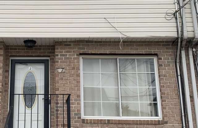 17 Mersereau Avenue photos photos