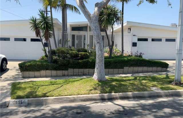 6111 S La Cienega Boulevard photos photos