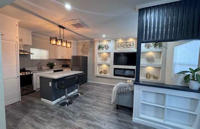 Fully Furnished New ADU 2 Bed, 2 Bath Gallery 1