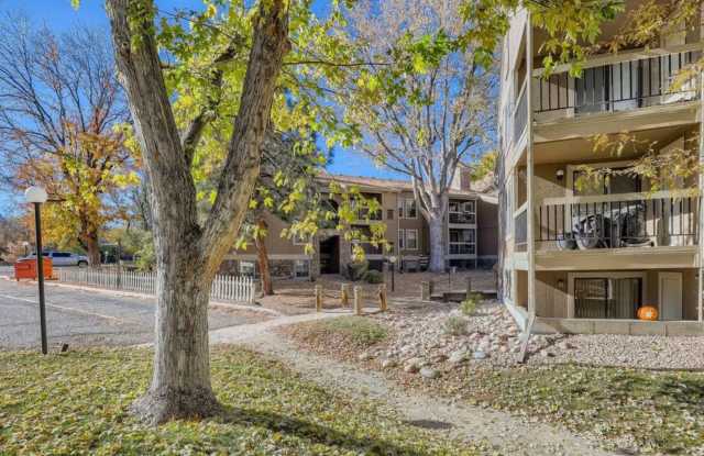 Wonderful Condo In Desirable Lakewood Community photos photos