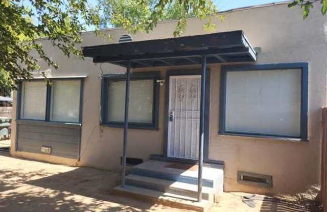 470 W Pinedale Ave photos photos