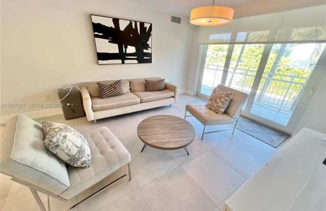 7832 Collins Ave photos photos