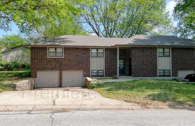 9515 Overhill Rd - 9515 Overhill Road, Kansas City, MO 64134