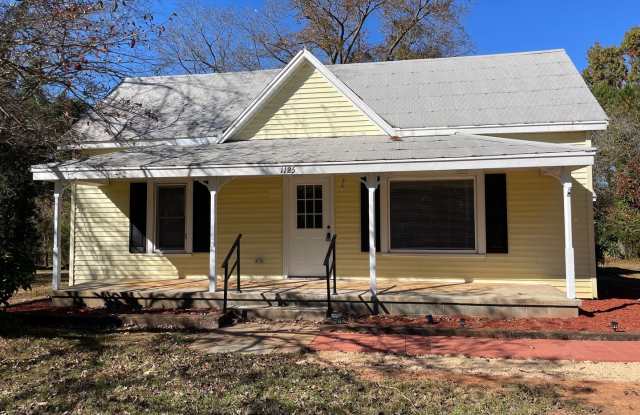 Newly Renovated 2-3 Bed, 1 bath home located in Randleman!! photos photos
