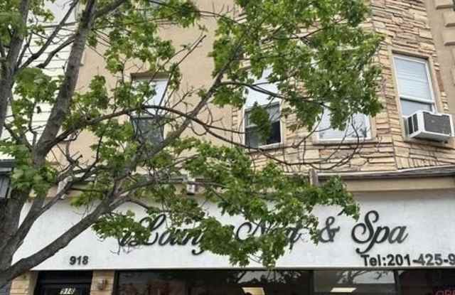 918 BROADWAY photos photos