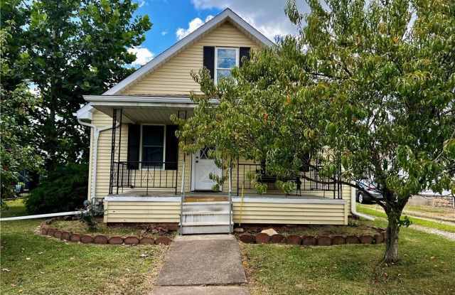 1406 Chestnut Street - 1406 Chestnut Street, Dover, OH 44622