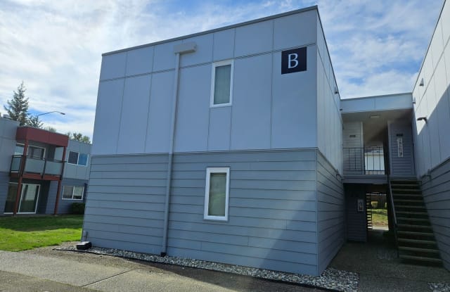 303 128th St SE B103 - 303 128th Street Southeast, Snohomish County, WA 98208