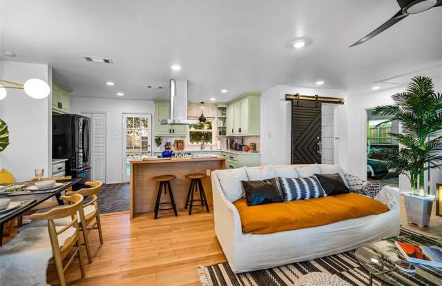 4021 Rochelle Drive Gallery 3