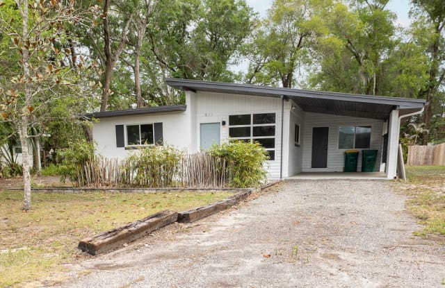 811 West Rich Avenue - 811 West Rich Avenue, DeLand, FL 32720