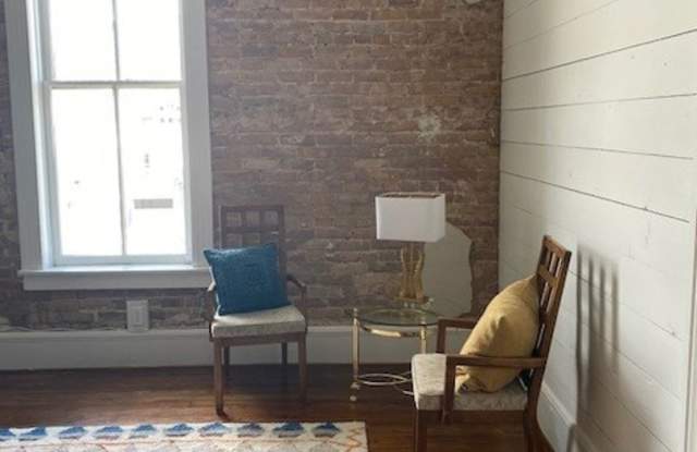 202 on The Square Gallery 4