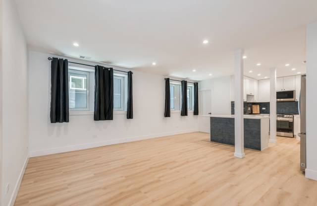 1535 W Estes Avenue Gallery 3