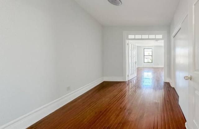 507 HENRY ST. Gallery 2