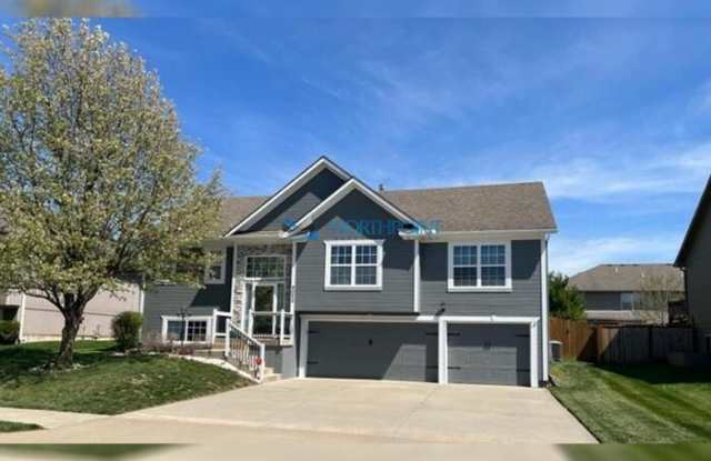 9020 Southwest 10th Street - 9020 Southwest 10th Street, Blue Springs, MO 64014