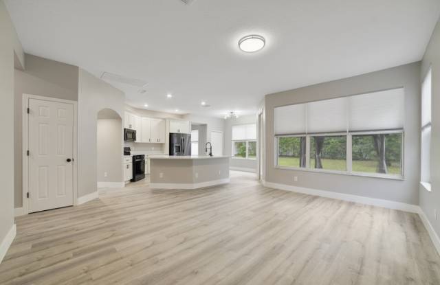 1054 Shadowmoss Dr Gallery 3