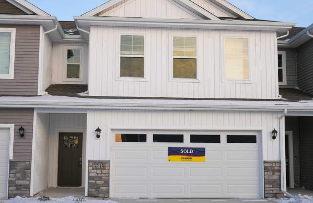 Available April 1st!! Townhome!! Near to I-80/35!! Private Backyard!! photos photos
