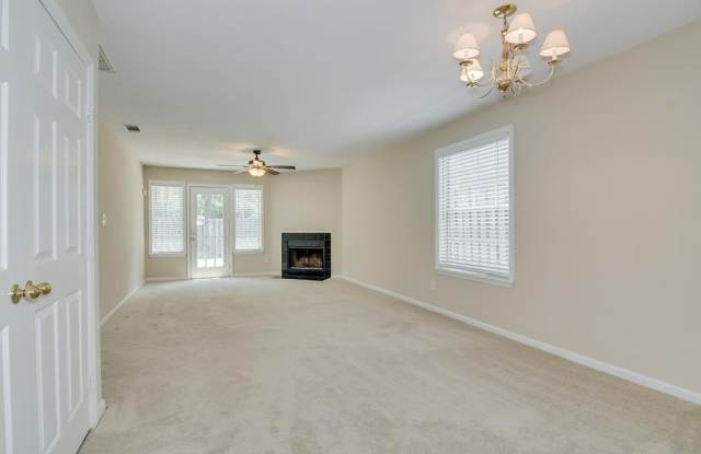 408 Tracewood Place Gallery 4