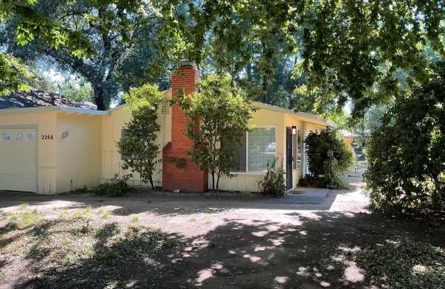 Cute Kutras Tract Home - Close to Aqua Golf photos photos