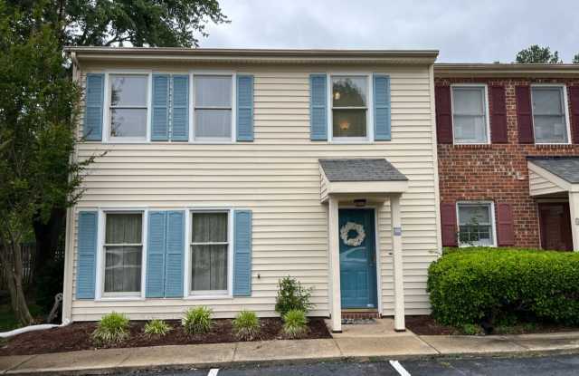 Adorable 3 Bedroom Townhouse w/ 1st Floor Bedroom - 1509 Clermont Road, Durham, NC 27713 Adorable 3 Bedroom Townhouse w/ 1st Floor Bedroom - 1509 Clermont Road, Durham, NC 27713