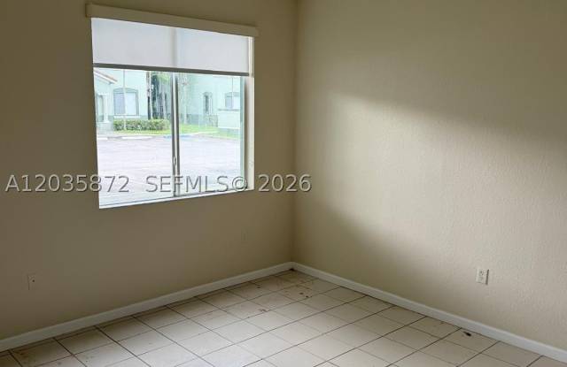 1414 SE 24th Ct Gallery 4
