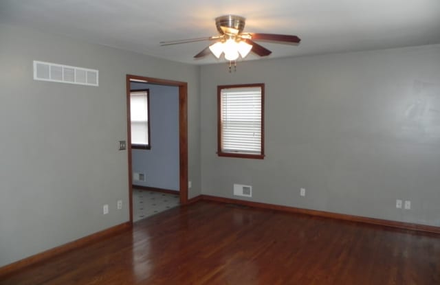 1514 South Logan Avenue Gallery 2