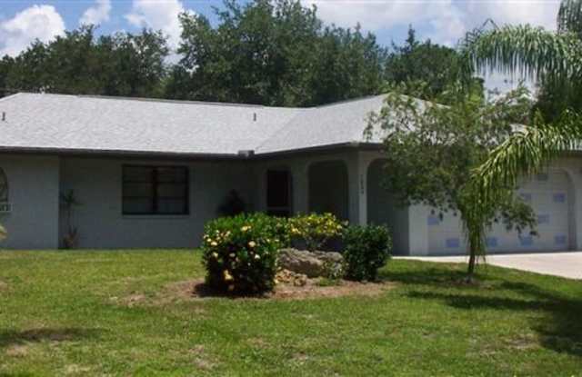 SEASONAL POOL HOME FOR RENT THIS COMING SEASON! Gallery 1