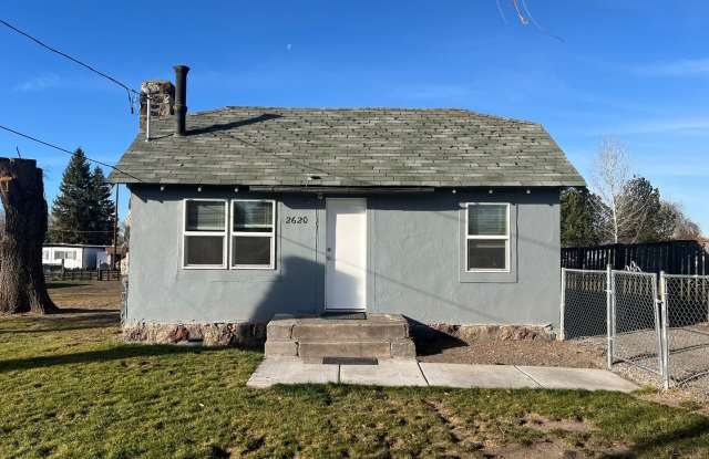 Two Bedroom, One Bathroom Home - Newly Renovated! - 2620 Crest Street, Altamont, OR 97603