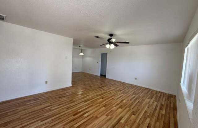 Price Reduced!! - 4 Bedroom in Cottonwood - Contact Property Pros Property Management Gallery 3