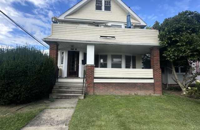 2228 Wyandotte Avenue - Downstairs photos photos