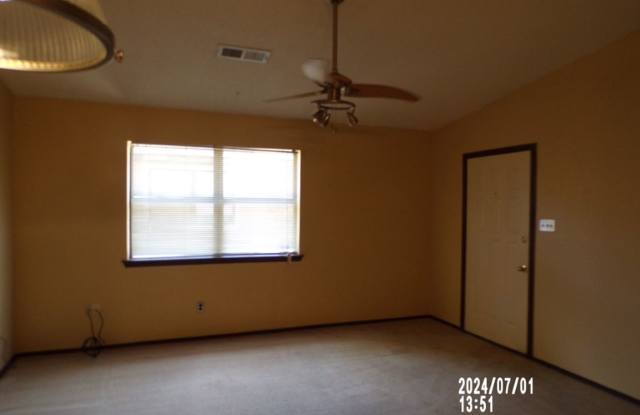917 NE Tortoise Dr. Apt. A Gallery 4