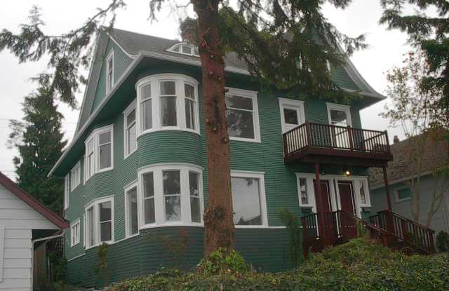 3423 Hoyt Avenue photos photos