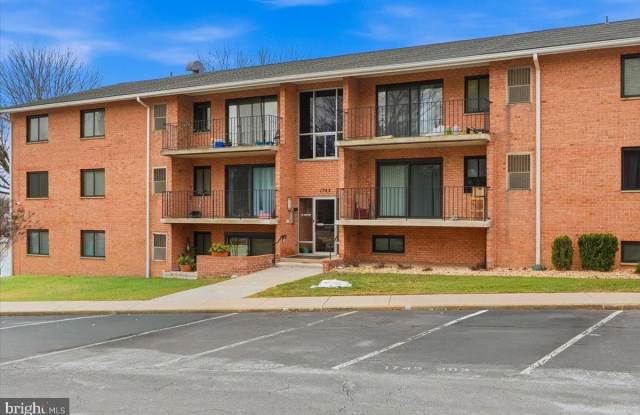 1745 EDGEWOOD HILL Circle Gallery 2