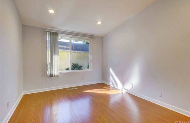 5563 Shoreview Gallery 4