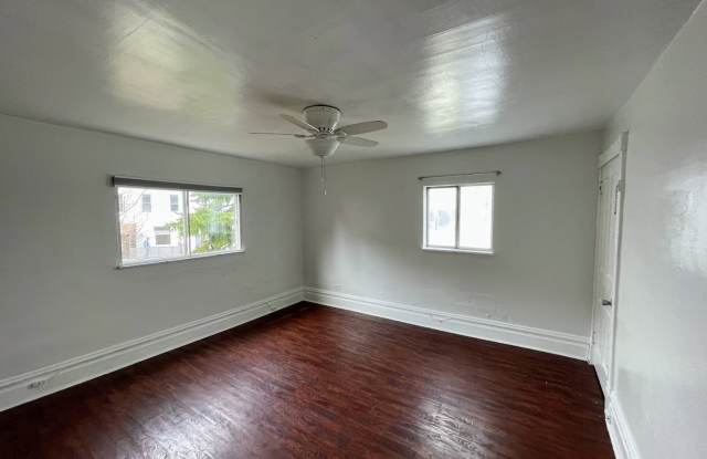 2 bed 1 bath - Greenfield, nice location, laundry included photos photos
