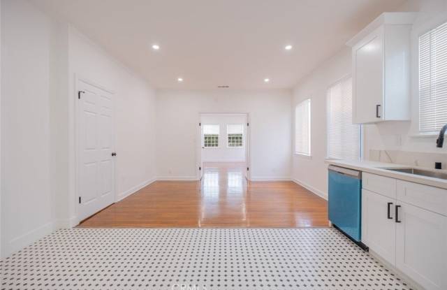 418 N Hill Avenue photos photos