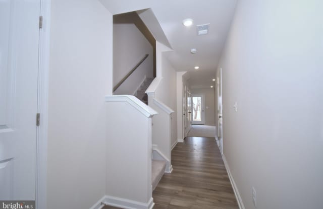 99 GRAY SILVER Road Gallery 4