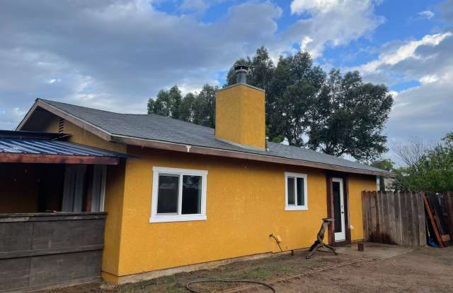For the Outdoor Enthusiast. A Newly Updated 1 Bedroom, 1 Bath with so much more! Gallery 3