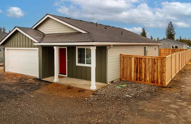 Brand New Home - 3bdrm 2.5ba - The Reserve in the Pines - La Pine, OR photos photos