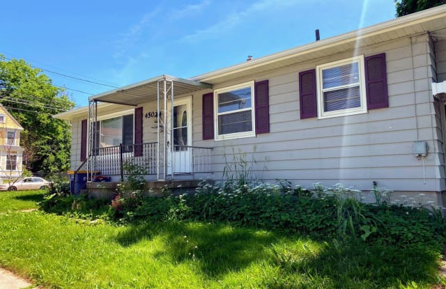 450 Hopson NE - 450 Hopson Street Northeast, Grand Rapids, MI 49503