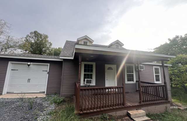 1738 Soapstone Road Gallery 2