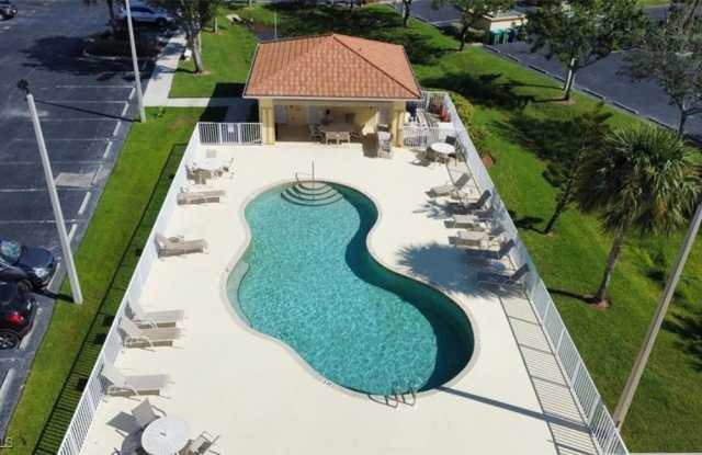 950 Hancock Creek S Boulevard unit: 325 photos photos
