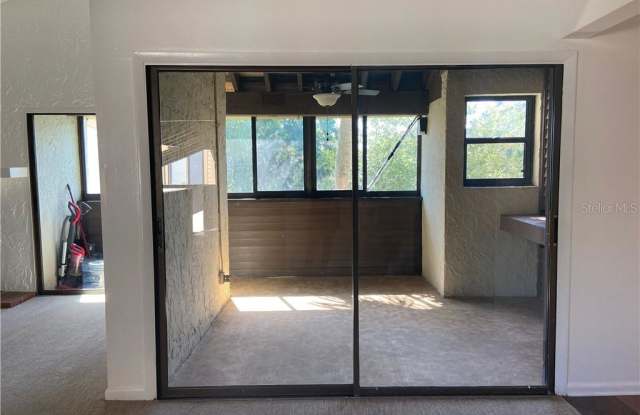 4112 PINELAKE LANE Gallery 4