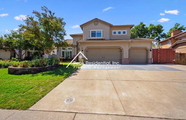 Spacious 4bd/3ba Roseville Home With Pool! photos photos