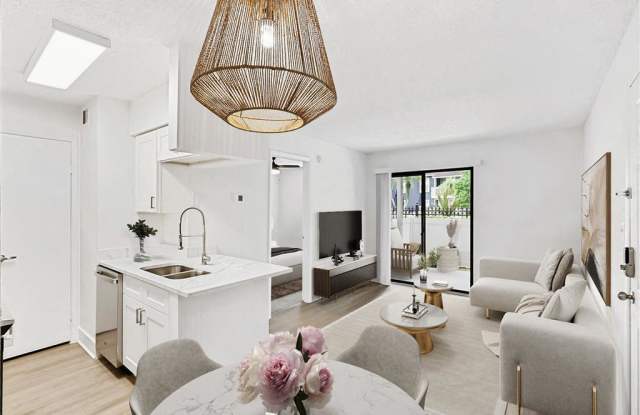 St. James Crossing Apartment Homes Gallery 3